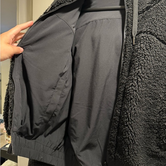 Lululemon Reversible Jacket - Picture 4 of 7